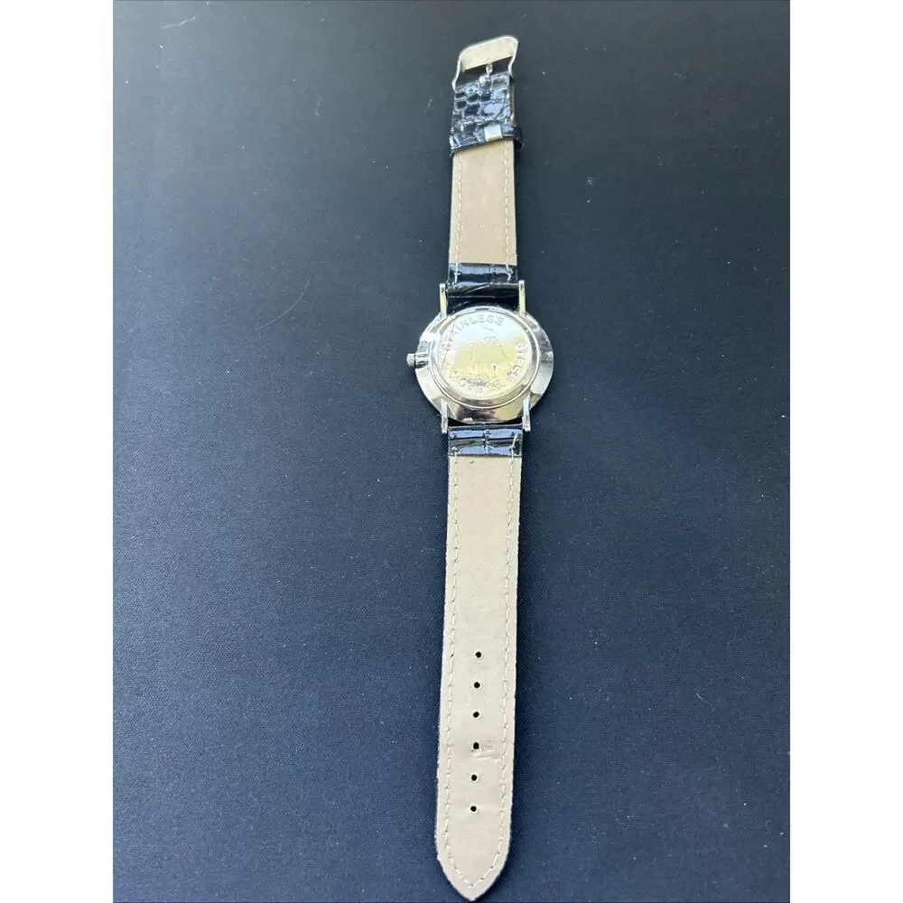 Cruise Club Silver Tone Case White Dial Quartz Watch